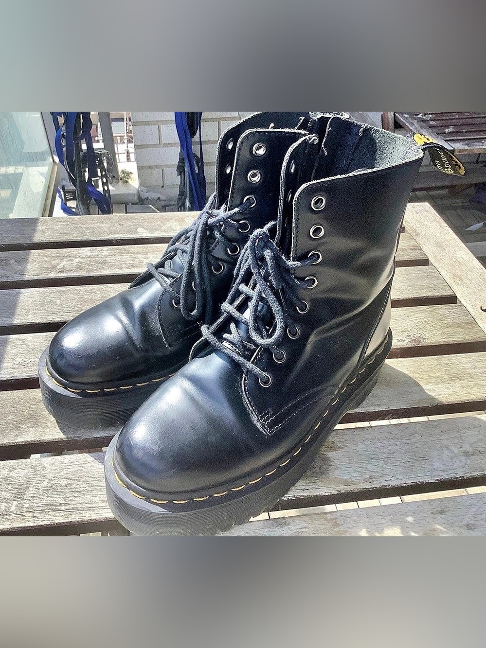 Dr. Martens Jadon Max / Jadon 8-Eye Boot Black - women’s Sz 7 / men’s Sz 6